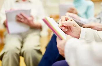 Atelier écriture intuitive par Florence Chambon à Nice au centre des Lucioles